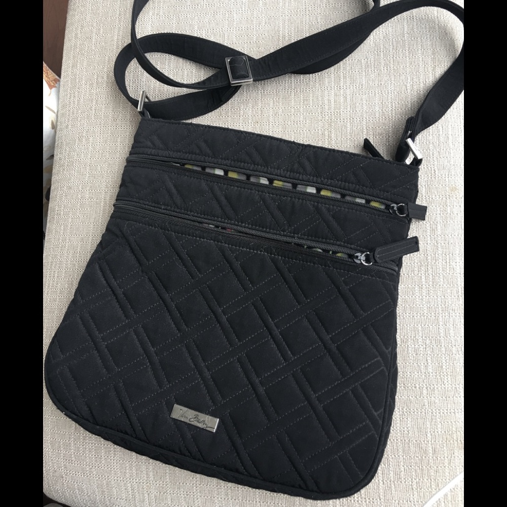 Vera Bradley Black Quilted Tri-Zip Bag👜🧚🏽‍♀️💋